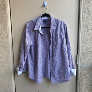TOMMY HILFIGER long sleeve. In great condition